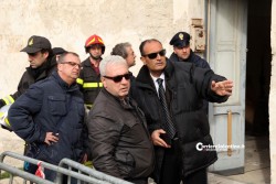 Risucchiati nella voragine della casa-rifugio: nella cisterna i cadaveri di due clochard - Corriere Salentino