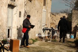 Risucchiati nella voragine della casa-rifugio: nella cisterna i cadaveri di due clochard - Corriere Salentino