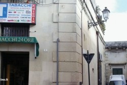 Notte di furti, ladri svaligiano bar e tabaccheria - Corriere Salentino