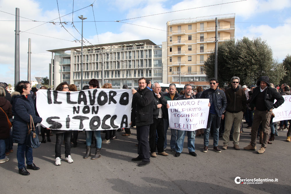 Nuova rivolta dei lavoratori Ex Lsu, manifestazione in città