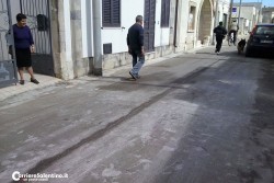 Con l'auto si schiantano contro il cancello di un’abitazione, grave una 17enne - Corriere Salentino