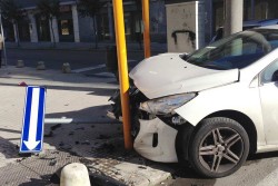Violento schianto in città, auto distrutte e diversi feriti. Ancora una volta - Corriere Salentino