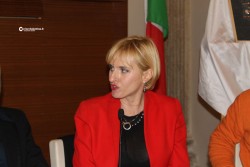 Marzo d’Autrice: un tulipano rosa tra la neve... per amore della cultura - Corriere Salentino