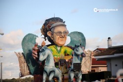 Carnevale di Corsano e del Capo di Leuca, trionfa il carro “Papan’Hood” - Corriere Salentino