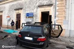 Tremendo schianto contro un muro, due morti e due feriti - Corriere Salentino