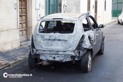 Cursi-incendio-auto-(1)