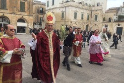 “Cuoreamico” – Progetto Salento Solidarietà. Donate tre nuove auto attrezzate per il trasporto dei diversamente abili - Corriere Salentino