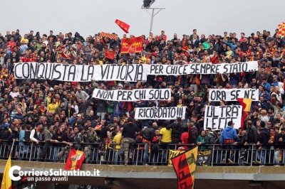 Lecce--Frosinone-ultr