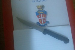 Rissa tra cognati durante la festa di compleanno, spunta un coltello: un ferito ed un arresto - Corriere Salentino