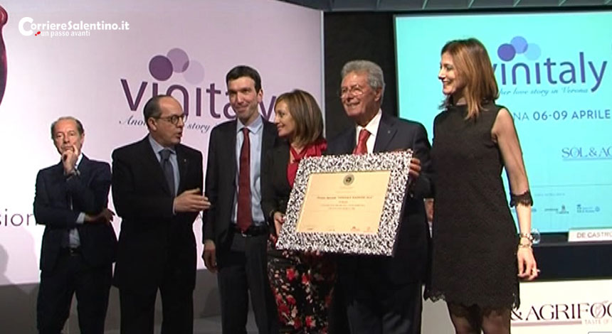 A Cantine Due Palme il premio speciale “Vinitaly Nazione 2014”, prima cantina italiana