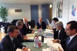 Vendola incontra il Commissario Hahn: “Le Regioni rischiano di morire per il patto di stabilità” - Corriere Salentino