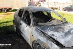 Attentato a Salve, incendiate cinque auto nella notte - Corriere Salentino