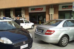 Energia "gratis" per i loro supermercati, danno da oltre 200mila euro: nei guai padre e figlio - Corriere Salentino