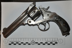 Droga ed armi in garage: potrebbero aver "firmato" gli ultimi attentati in città - Corriere Salentino