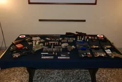 In casa un arsenale e bombe artigianali, sotto al cuscino una pistola: arrestato 45enne - Corriere Salentino