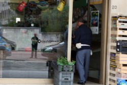 Si spara ancora: tre proiettili contro negozio di frutta - Corriere Salentino
