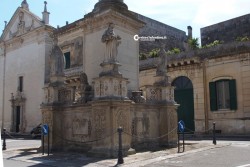 Si stacca capitello della statua, grave in ospedale operaio di Muro Leccese - Corriere Salentino