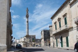 Si stacca capitello della statua, grave in ospedale operaio di Muro Leccese - Corriere Salentino