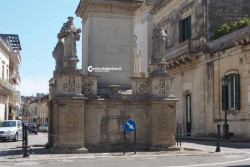 Si stacca capitello della statua, grave in ospedale operaio di Muro Leccese - Corriere Salentino