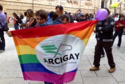 Contromanifestazione della comunità omosessuale di Lecce per la veglia delle Sentinelle in Piedi - Corriere Salentino