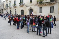 Contromanifestazione della comunità omosessuale di Lecce per la veglia delle Sentinelle in Piedi - Corriere Salentino