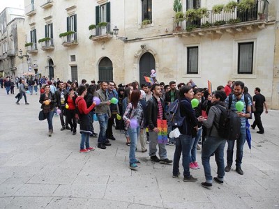contromanifestazione sentinelle in piedi2