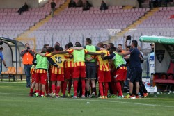 Vittoria al cardiopalma per i giallorossi, col Pontedera vittoria "di rigore" - Corriere Salentino