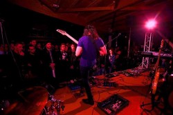 #TeLeSuono. Mirko Fadda e la sua chitarra: quando lo strumento è l’interprete. «In fondo, non c’è forza aggregativa migliore della musica!» - Corriere Salentino