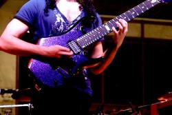 #TeLeSuono. Mirko Fadda e la sua chitarra: quando lo strumento è l’interprete. «In fondo, non c’è forza aggregativa migliore della musica!» - Corriere Salentino