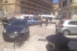 Maxi rissa in via Duca degli Abruzzi: volano pugni, morsi e coltellate. Quattro arresti - Corriere Salentino