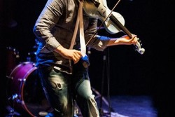 #TeLeSuono - Un violino azzurro cangiante come la sua musica. Intervista a Francesco Del Prete - Corriere Salentino