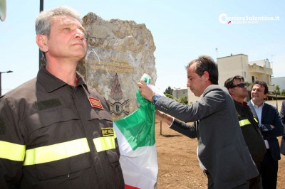 Targa-in-onore-dei-VdF-cadu