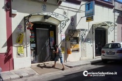 "I ladri preferiscono le bionde": sfuma il furto al deposito dei Monopoli, riesce in una tabaccheria: colpo 17mila euro - Corriere Salentino