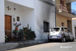 Notte di fuoco nel Salento, tre autocarri e cinque auto in fiamme - Corriere Salentino