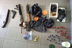 Fucili, pistole e munizioni interrate in campagna: arrestato 36enne - Corriere Salentino