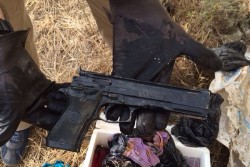 Fucili, pistole e munizioni interrate in campagna: arrestato 36enne - Corriere Salentino