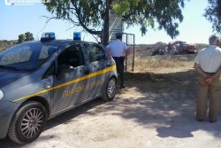 Rifiuti "tombati", le ruspe tornano in azione: trovati scarti di lavorazione a Cutrofiano - Corriere Salentino