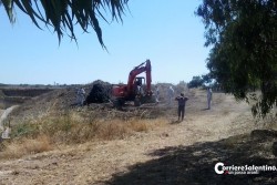 Rifiuti "tombati", le ruspe tornano in azione: trovati scarti di lavorazione a Cutrofiano - Corriere Salentino