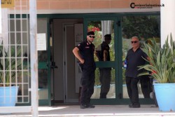 "Ladri d'identità": nuovo furto di documenti, i banditi colpiscono a Gallipoli. E rubano una dozzina di pistole - Corriere Salentino