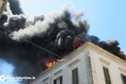 Impianto fotovoltaico in fiamme sull'abitazione del Presidente Sernia, fumo e paura: ingenti i danni - Corriere Salentino