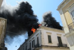 Impianto fotovoltaico in fiamme sull'abitazione del Presidente Sernia, fumo e paura: ingenti i danni - Corriere Salentino