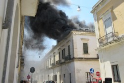 Impianto fotovoltaico in fiamme sull'abitazione del Presidente Sernia, fumo e paura: ingenti i danni - Corriere Salentino