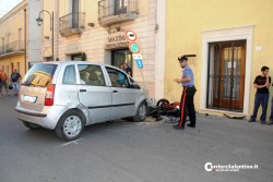 Si ribalta con l'auto, poi disintegra scooter: 50enne in ospedale con "codice rosso" - Corriere Salentino