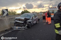 Paura sulla statale per Brindisi: auto distrutta, tre feriti - Corriere Salentino