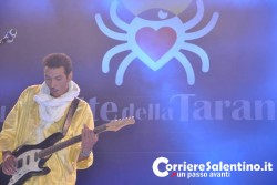 #NottedellaTaranta2014: incontro tra culture per un messaggio di pace. E la pizzica fa ballare un “esercito di tarantati” - Corriere Salentino