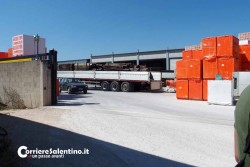 Schiacciato tra due camion in manovra, gravissimo 23enne. Ferito anche il datore di lavoro - Corriere Salentino