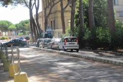Caos parcheggi all'ex Vito Fazzi, primo giorno di difficoltà per i salentini - Corriere Salentino
