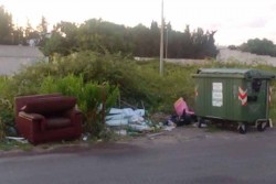 Rifiuti abbandonati e incuria in città: fioccano segnalazioni allo Sportello dei diritti - Corriere Salentino