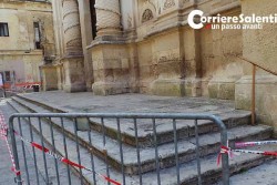 Cadono le foglie d'acanto, ma sono di pietra leccese: la Basilica del Rosario perde pezzi - Corriere Salentino