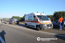 Violento tamponamento tra furgoni, due operai finiscono in ospedale - Corriere Salentino